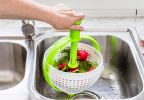 Spina; Easy-To-Use Salad Spinner Colander